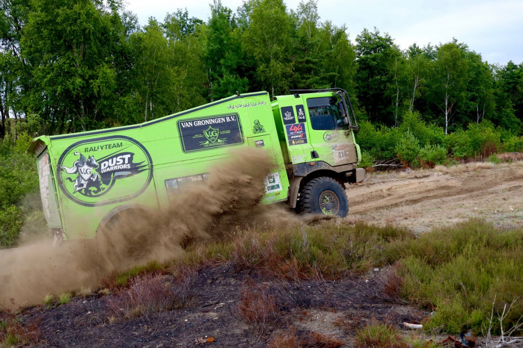 Europejski Dakar na drawskim poligonie