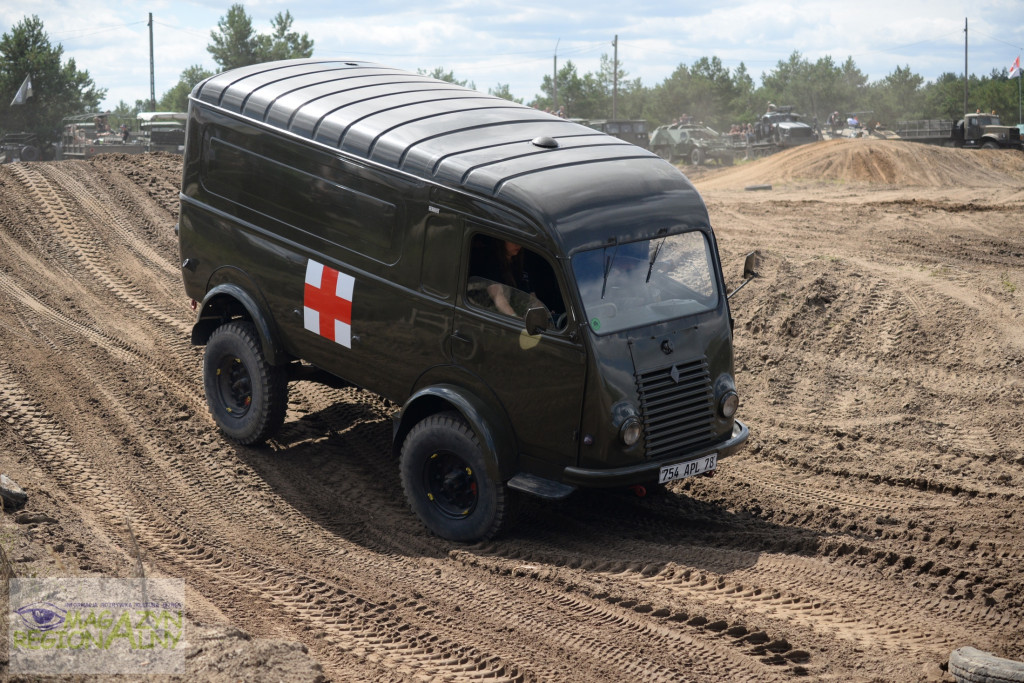 Gąsienice i Podkowy - Zlot Pojazdów Militarnych