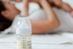 Groźna bakteria w mleku dla niemowląt. Nie podawaj dzieciom!-7229